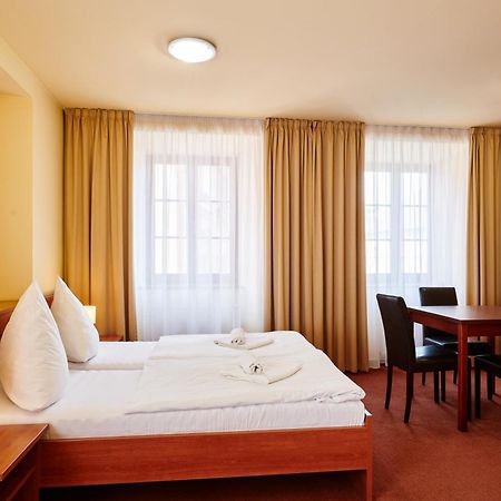 Hotel Zlata Hvezda Vimperk Buitenkant foto
