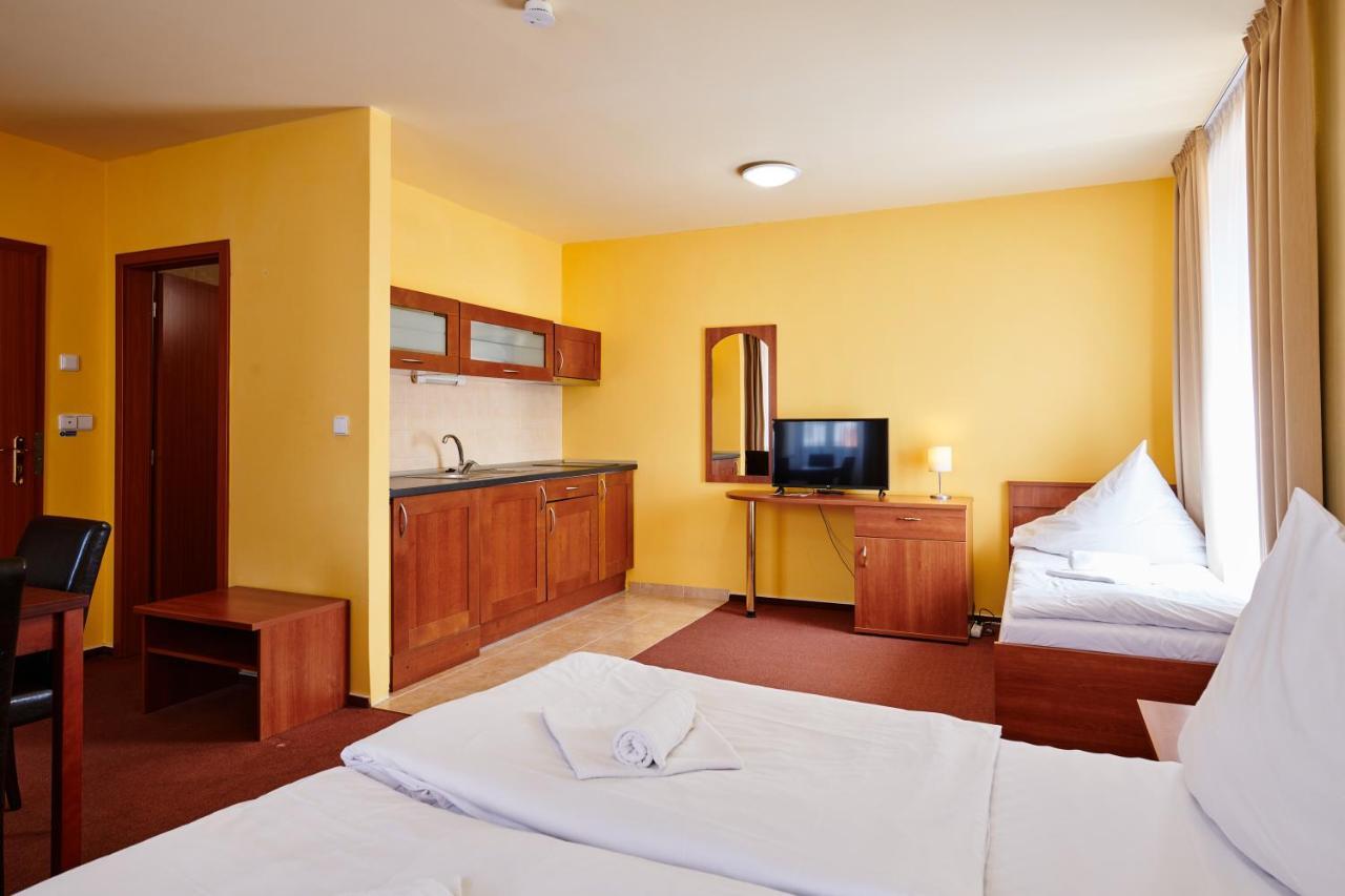 Hotel Zlata Hvezda Vimperk Buitenkant foto