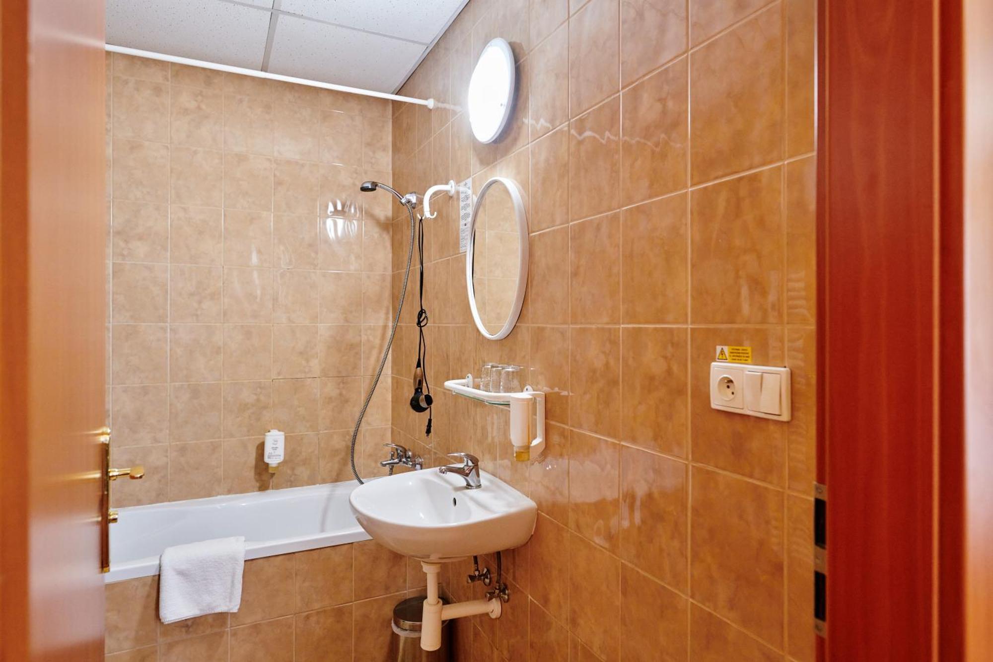 Hotel Zlata Hvezda Vimperk Buitenkant foto